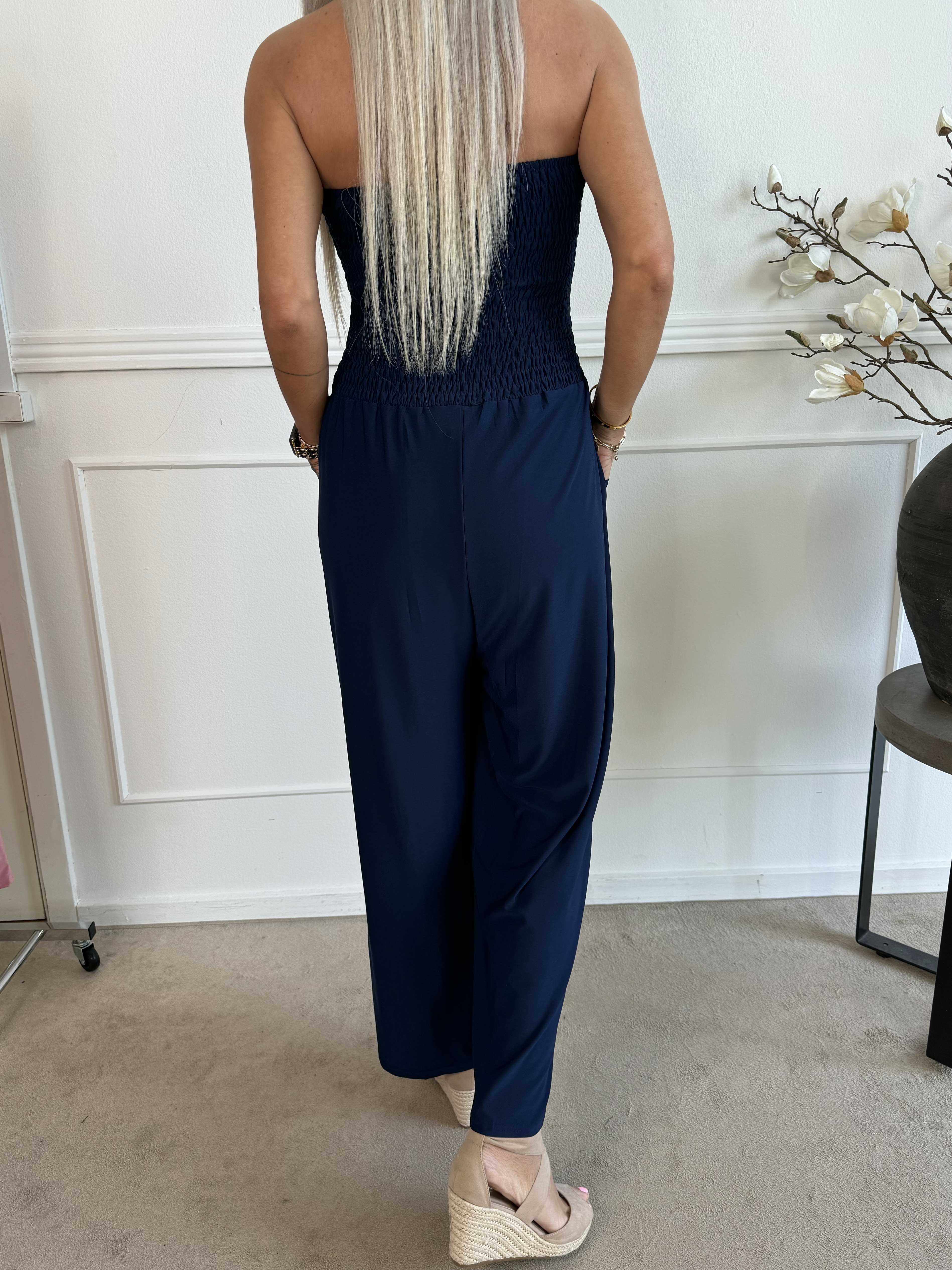 Pams Plain Tube Jumpsuit - Elastisk buksedragt med smock ved brystet